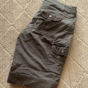 Kuhl shorts 10 charcoal gray